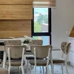 Arlis New * Tirana