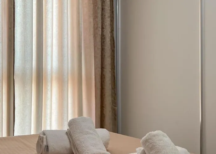 Arlis New تيرانا